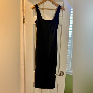 Good American scoop neck midi dress. Small, black.